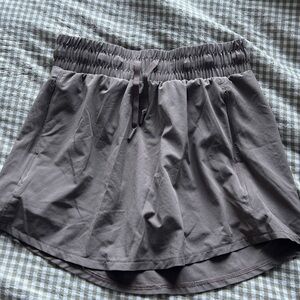 Women's all in motion taupe/brown skort!